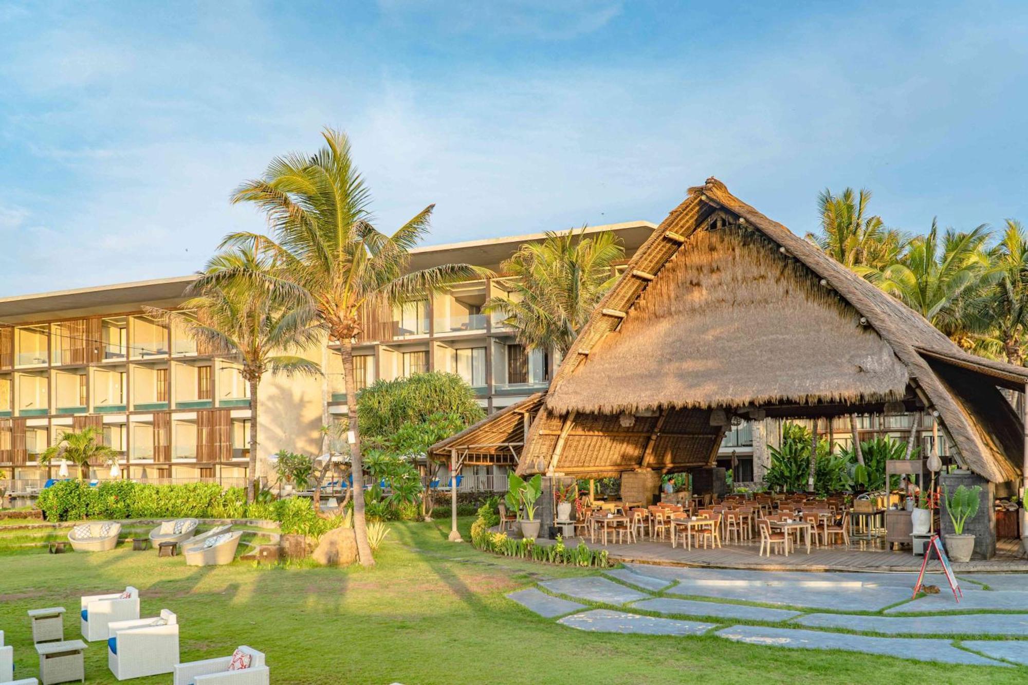 Wyndham Tamansari Jivva Resort Bali Siyut Exterior foto The resort's main building