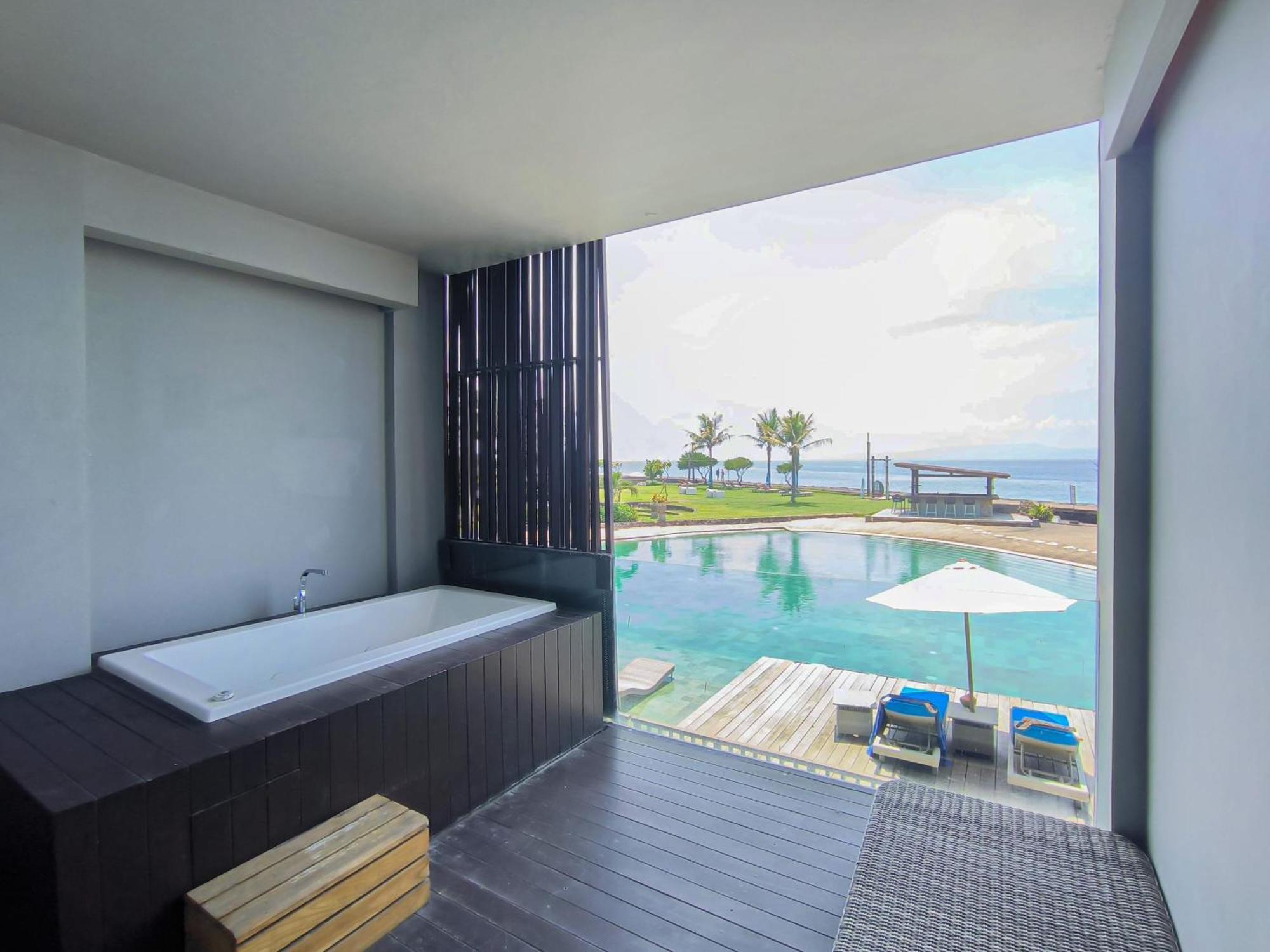 Wyndham Tamansari Jivva Resort Bali Siyut Exterior foto A bathroom at the hotel