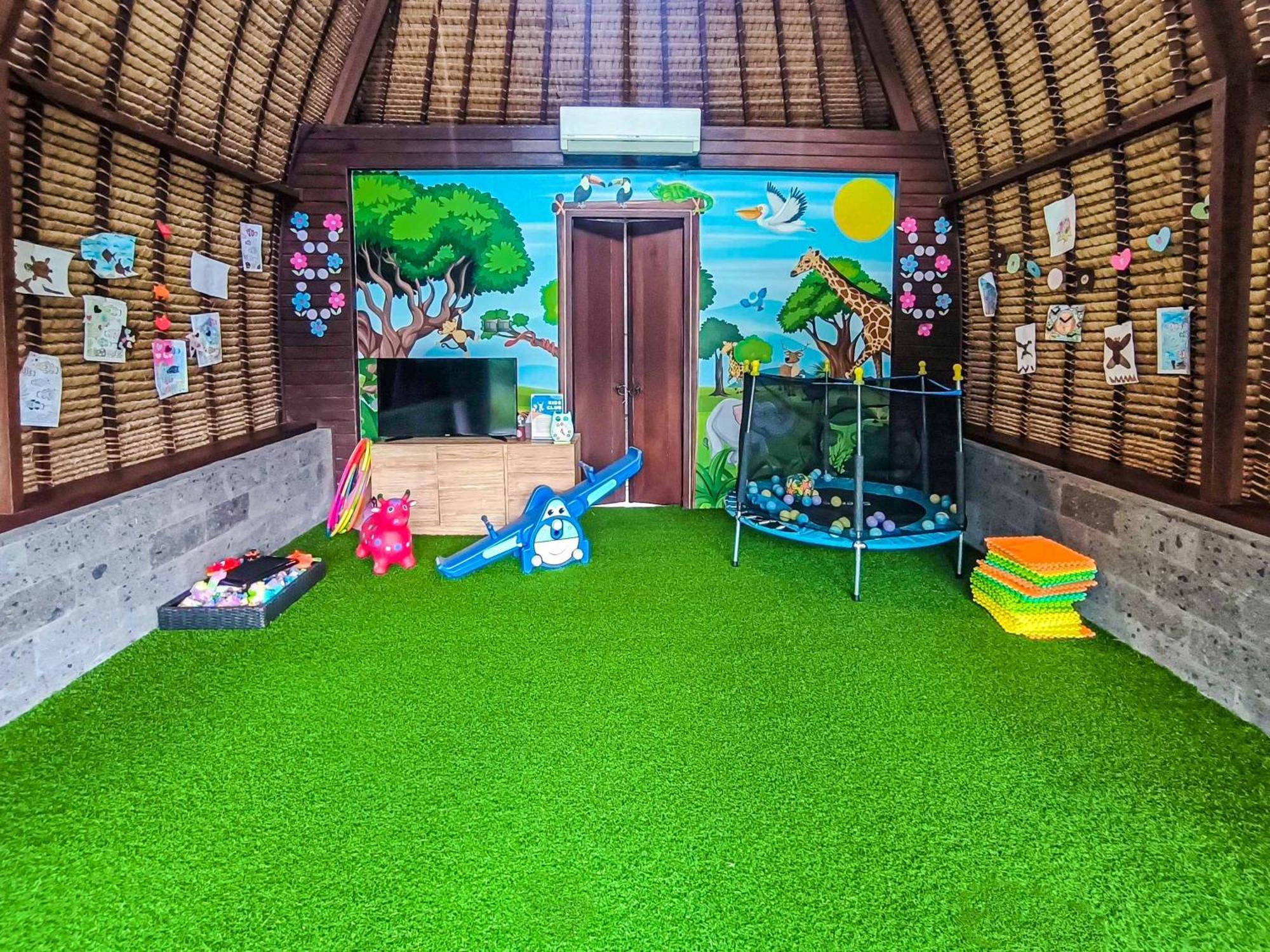Wyndham Tamansari Jivva Resort Bali Siyut Exterior foto The interior of the children's play area